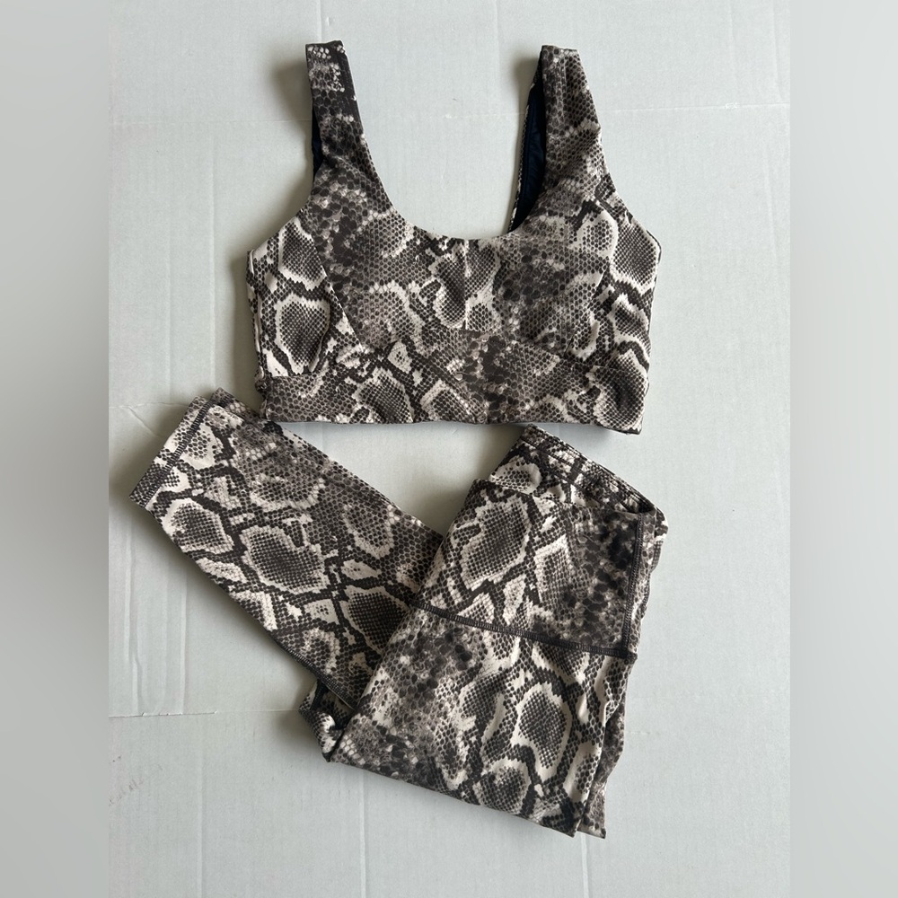 Varley Two Pieces Set Bra & Leggings Size M